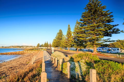 Beachport Caravan Park - Gold Coast 4U 1